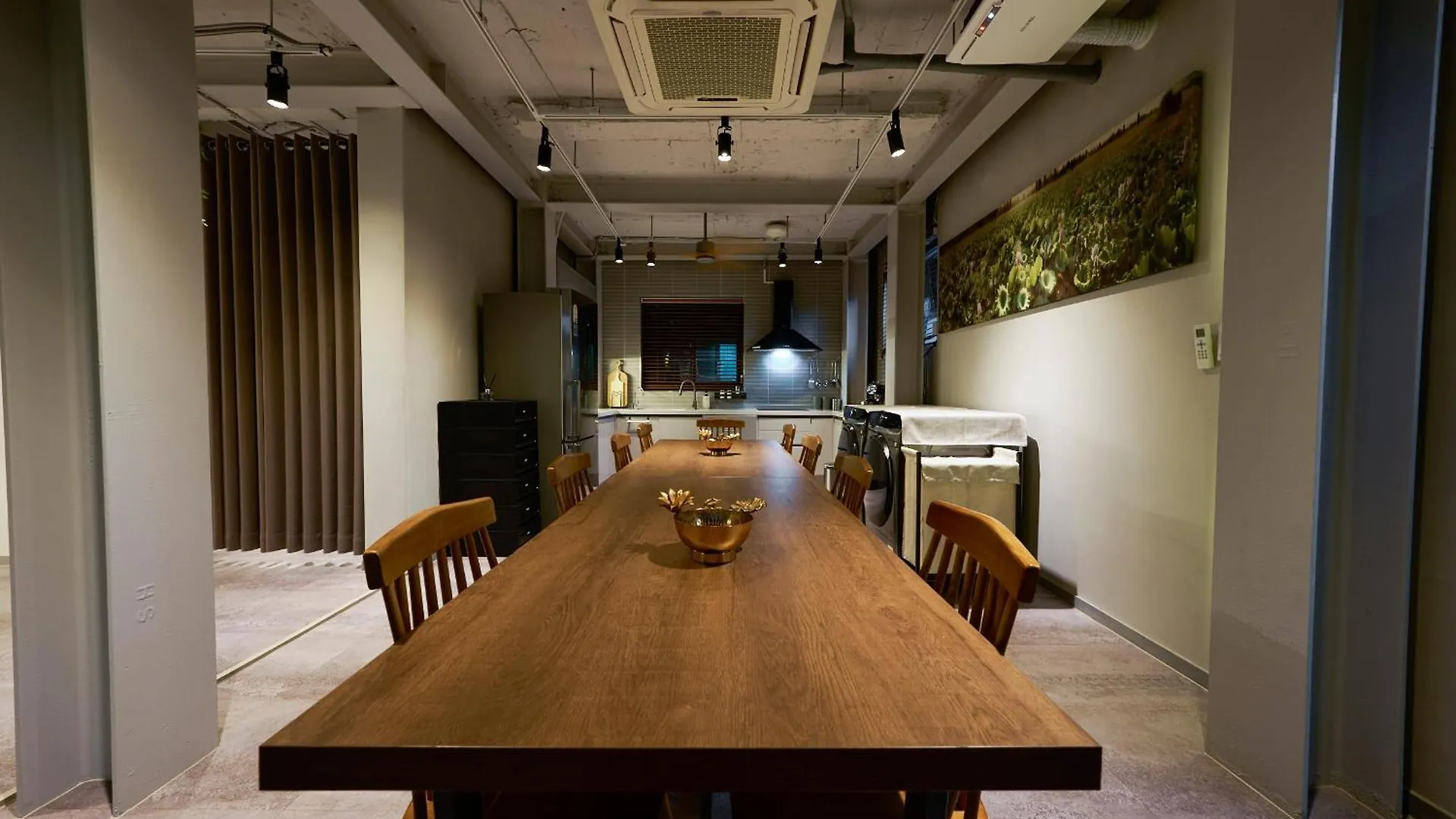 L9 Tailored Service Home Near Hongik Univ Station Seoul 0*,  Südkorea