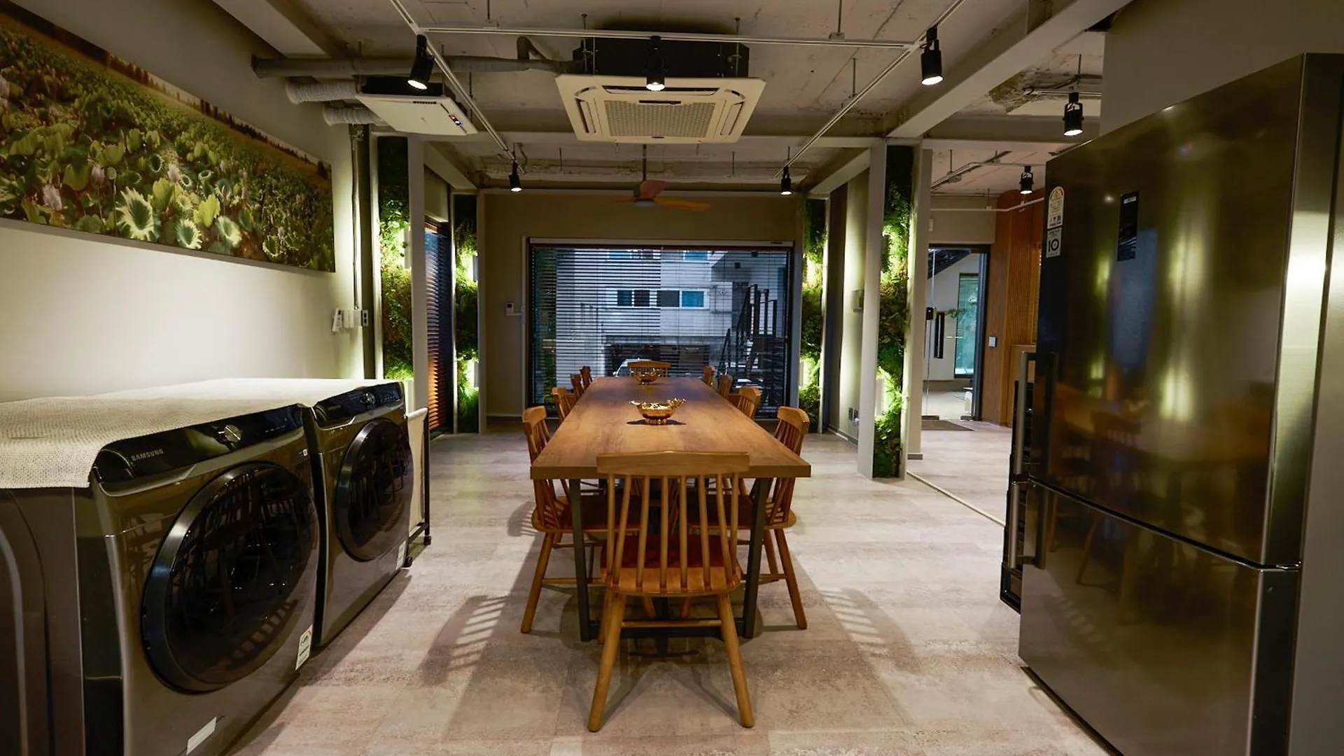L9 Tailored Service Home Near Hongik Univ Station Seoul 0*,  Südkorea