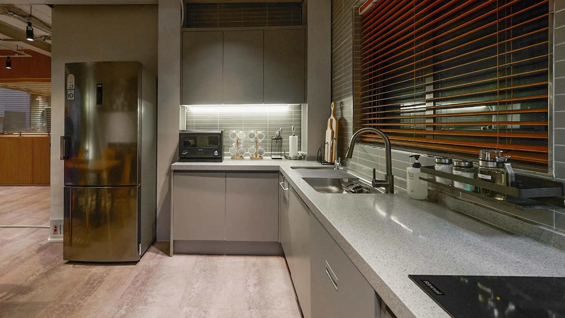 L9 Tailored Service Home Near Hongik Univ Station Seul Tatil Evi